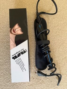 NWT Elie European Plug Travel Hair Straightener (2-pin Euro plug (Type C)